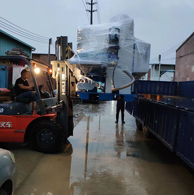 输送式自动水磨拉丝机